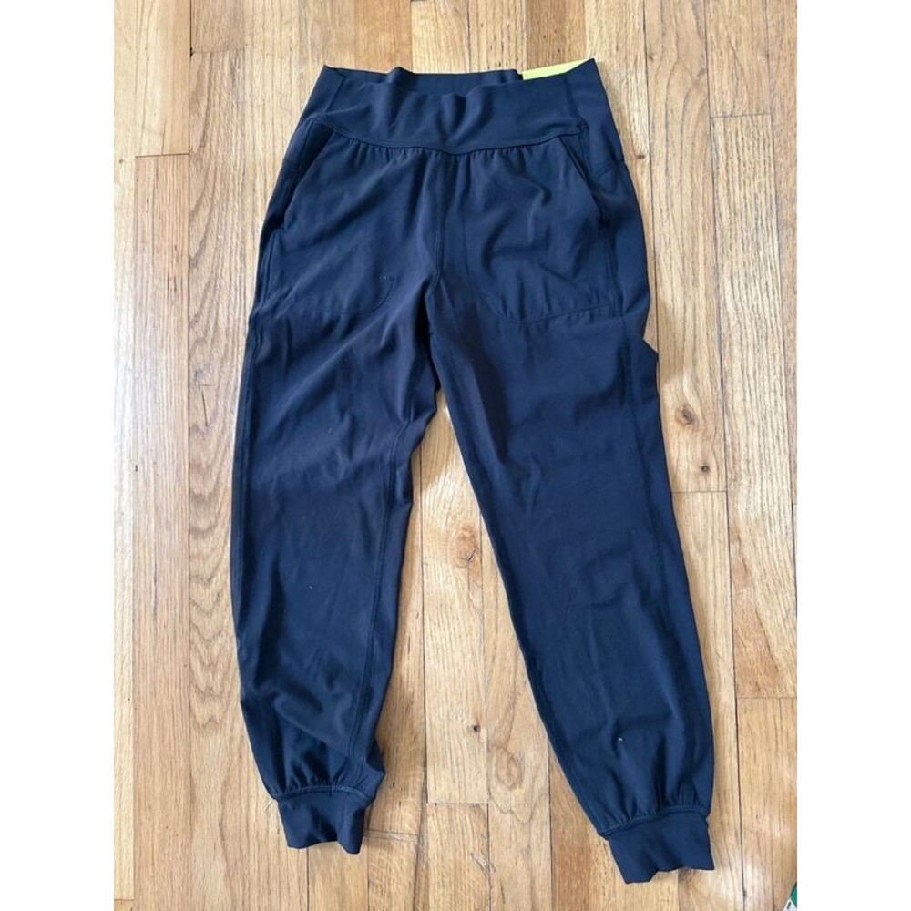 All in motion Girls black joggers new 10/12